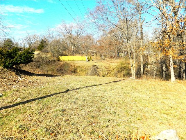 N Hilltop Circle, Rogers, AR 72756