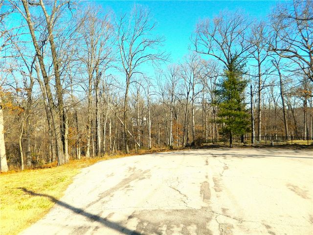 N Hilltop Circle, Rogers, AR 72756