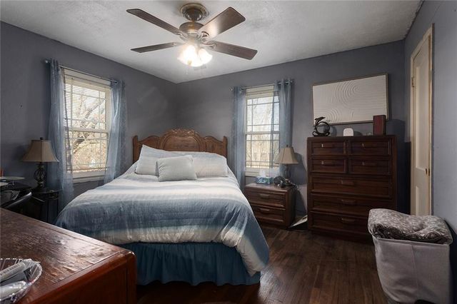 5330 NE Barnes Avenue, Kansas City, MO 64119