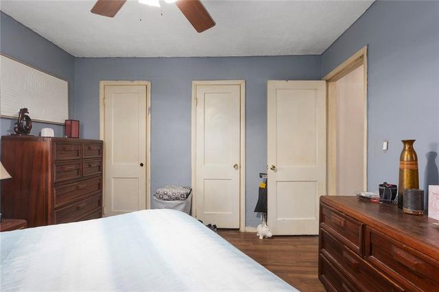 5330 NE Barnes Avenue, Kansas City, MO 64119