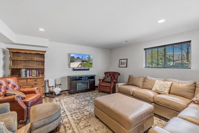 251 Indigo DRIVE, Port Washington, WI 53074
