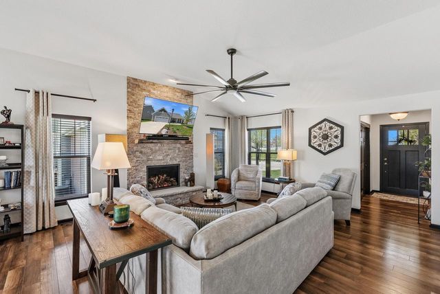 251 Indigo DRIVE, Port Washington, WI 53074