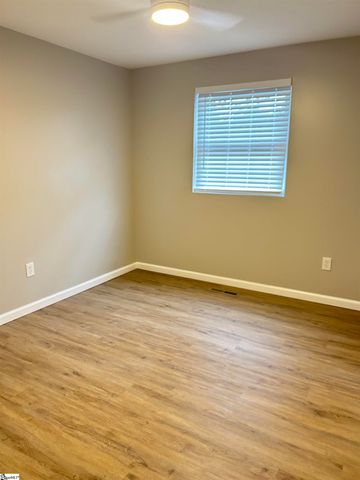 2530 E North Street Unit 8L, Greenville, SC 29615