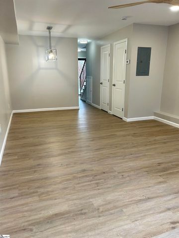 2530 E North Street Unit 8L, Greenville, SC 29615