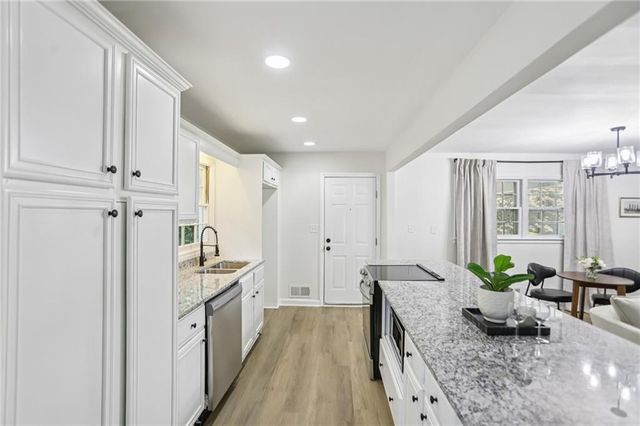 2436 Ovidia Circle, Atlanta, GA 30311