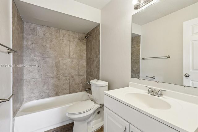 3789 Mil Pond Ct, Green Acres, FL 33463