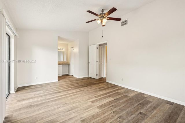 3789 Mil Pond Ct, Green Acres, FL 33463