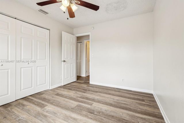 3789 Mil Pond Ct, Green Acres, FL 33463