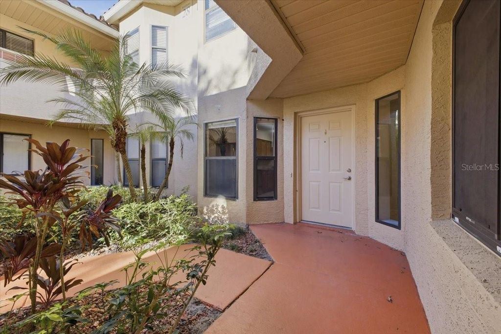 Image 3 of property listing at 7764 SUGAR BEND DRIVE 7764, Orlando, FL 32819