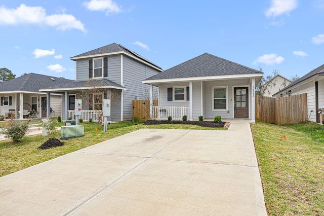 16842 N N Marie Village Drive, Conroe, TX 77306