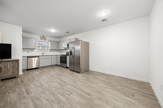 16842 N N Marie Village Drive, Conroe, TX 77306