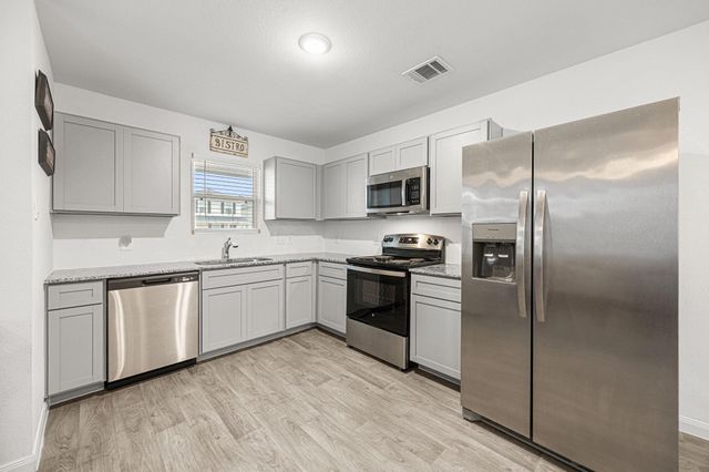 16842 N N Marie Village Drive, Conroe, TX 77306