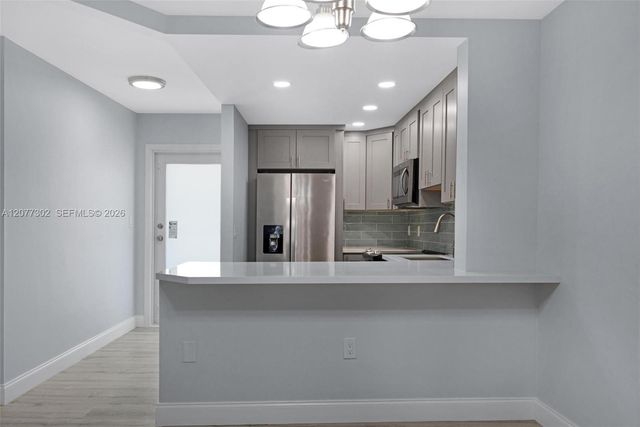 2731 NE 14th St Causeway 232, Pompano Beach, FL 33062