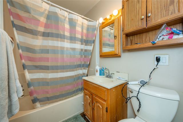 6501 Madison Avenue, Urbandale, IA 50322