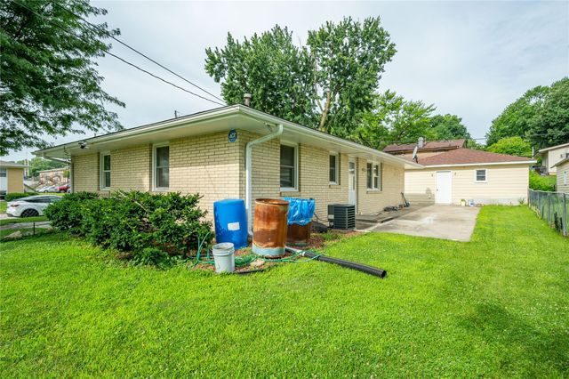 6501 Madison Avenue, Urbandale, IA 50322
