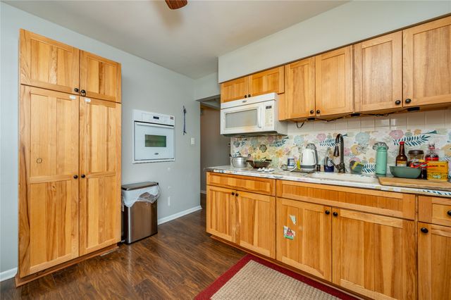 6501 Madison Avenue, Urbandale, IA 50322