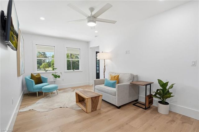 6260 Waxmyrtle WAY, Naples, FL 34109