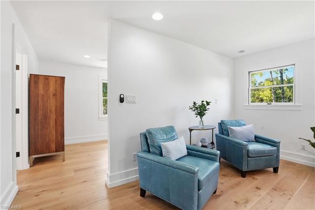 6260 Waxmyrtle WAY, Naples, FL 34109