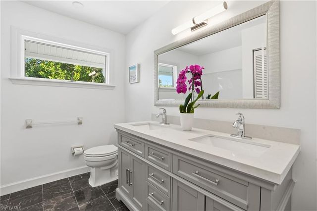 6260 Waxmyrtle WAY, Naples, FL 34109