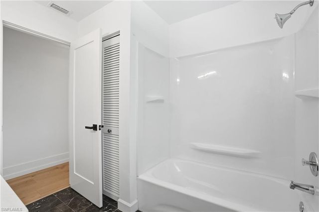 6260 Waxmyrtle WAY, Naples, FL 34109