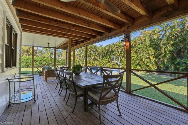 6260 Waxmyrtle WAY, Naples, FL 34109