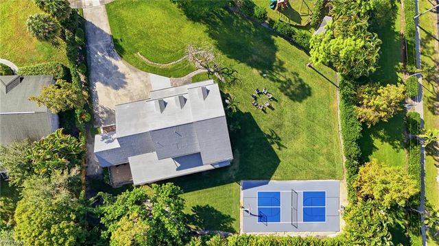 6260 Waxmyrtle WAY, Naples, FL 34109