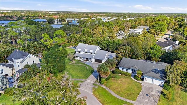 6260 Waxmyrtle WAY, Naples, FL 34109