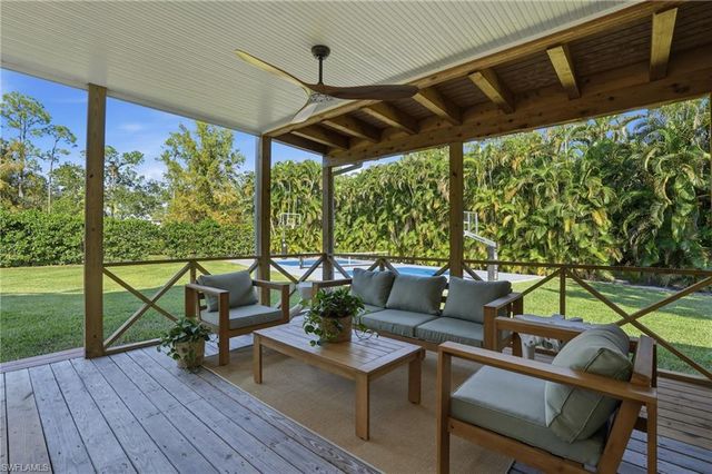 6260 Waxmyrtle WAY, Naples, FL 34109