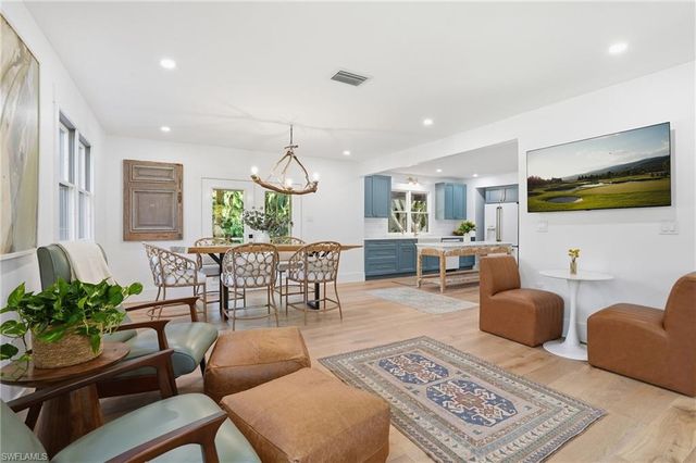 6260 Waxmyrtle WAY, Naples, FL 34109