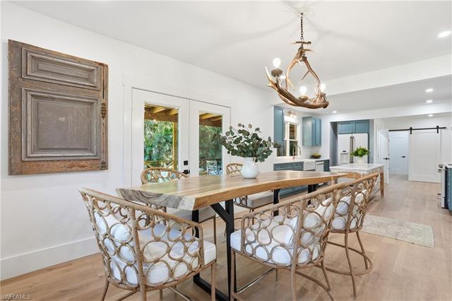 6260 Waxmyrtle WAY, Naples, FL 34109