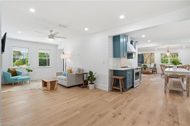 6260 Waxmyrtle WAY, Naples, FL 34109