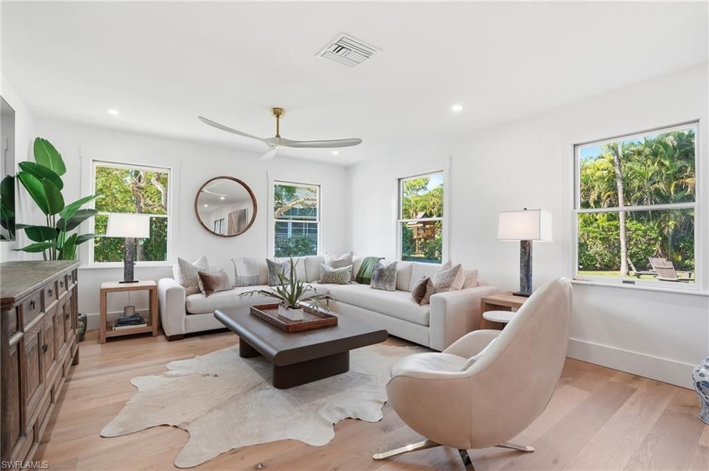 6260 Waxmyrtle WAY, Naples, FL 34109