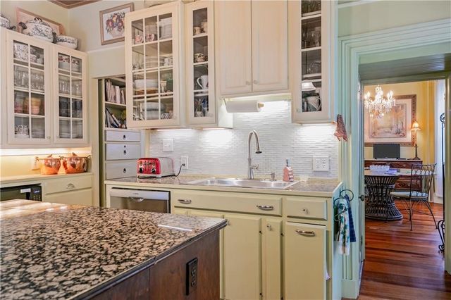 15 Ayrault Street 1, Newport, RI 02840