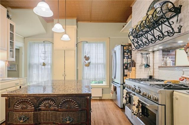 15 Ayrault Street 1, Newport, RI 02840