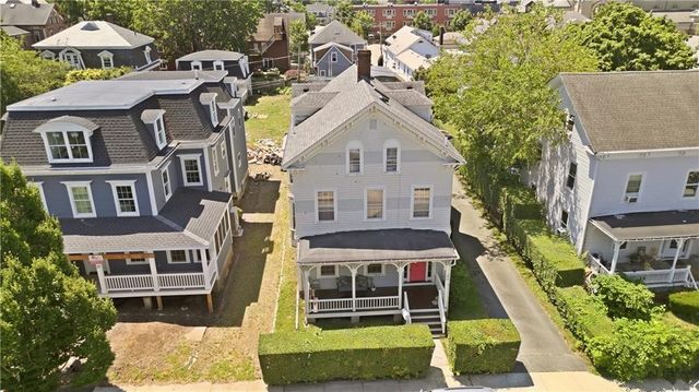 15 Ayrault Street 1, Newport, RI 02840