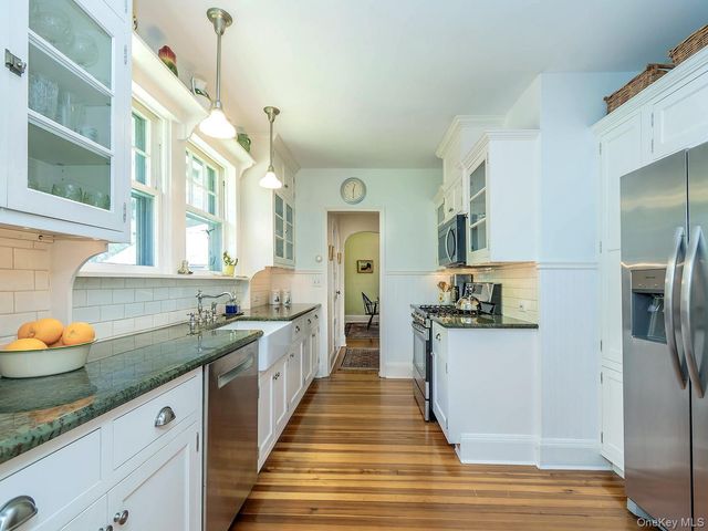 227 Littleworth Lane, Sea Cliff, NY 11579