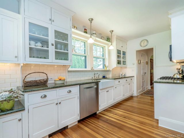 227 Littleworth Lane, Sea Cliff, NY 11579