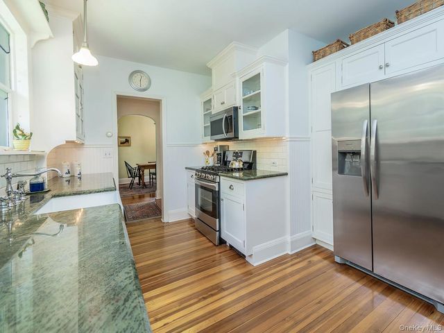 227 Littleworth Lane, Sea Cliff, NY 11579