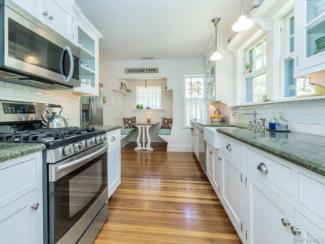 227 Littleworth Lane, Sea Cliff, NY 11579