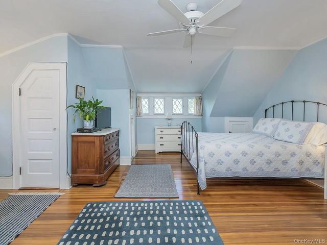 227 Littleworth Lane, Sea Cliff, NY 11579