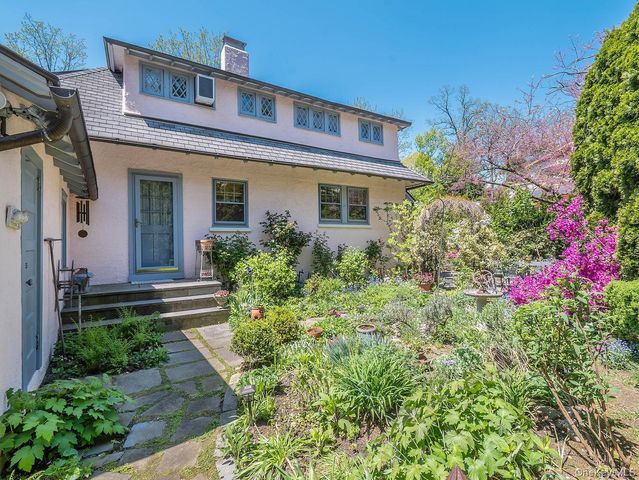 227 Littleworth Lane, Sea Cliff, NY 11579