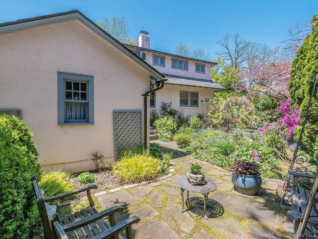 227 Littleworth Lane, Sea Cliff, NY 11579