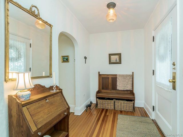 227 Littleworth Lane, Sea Cliff, NY 11579
