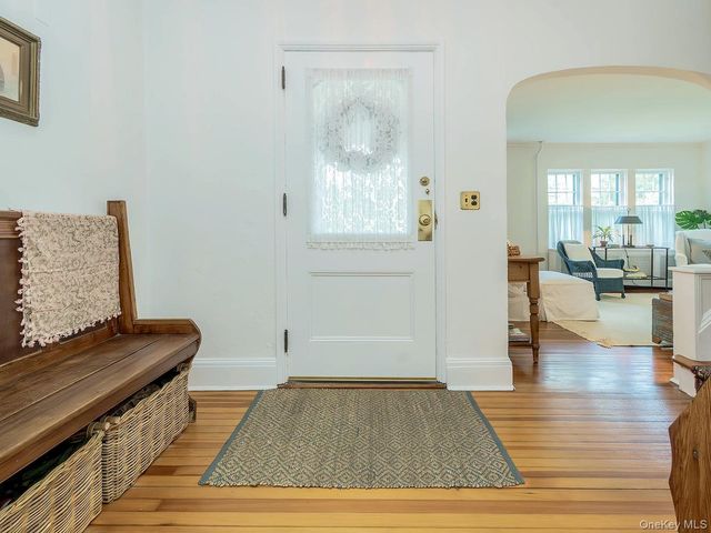 227 Littleworth Lane, Sea Cliff, NY 11579
