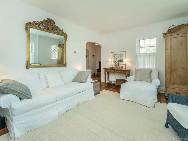 227 Littleworth Lane, Sea Cliff, NY 11579