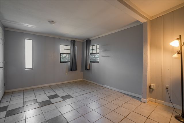 3258 Abney Avenue, Fort Worth, TX 76110