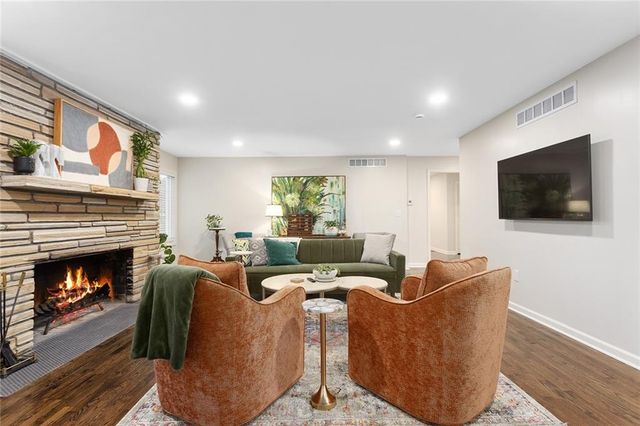 1304 Nashua Road, Liberty, MO 64068