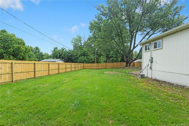 1304 Nashua Road, Liberty, MO 64068