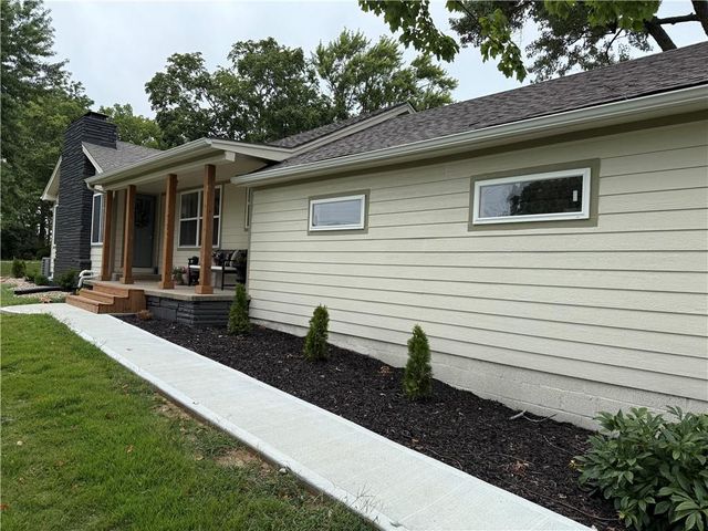 1304 Nashua Road, Liberty, MO 64068