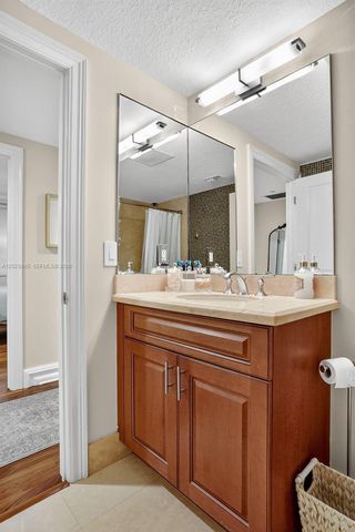 1200 Hillsboro Mile 2203, Hillsboro Beach, FL 33062